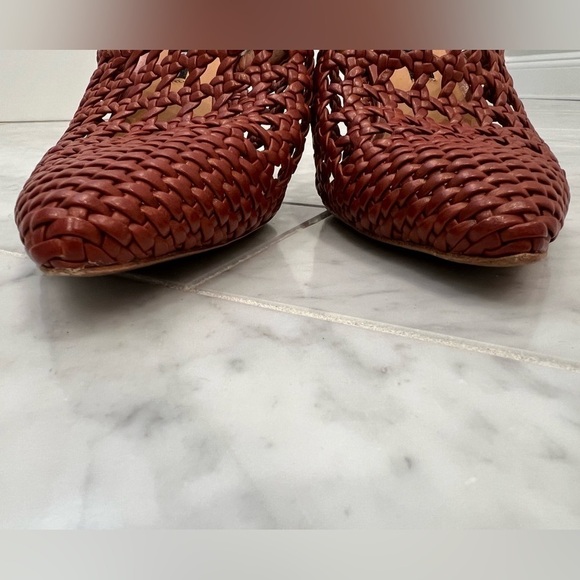 VERONICA BEARD Jacqlyn crocheted leather cone heel pointy toe mule size 37 - Picture 10 of 14